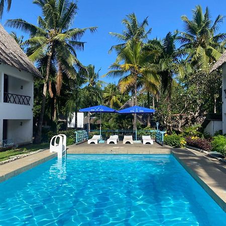 Papillon Garden Bar Villas Bamburi Extérieur photo