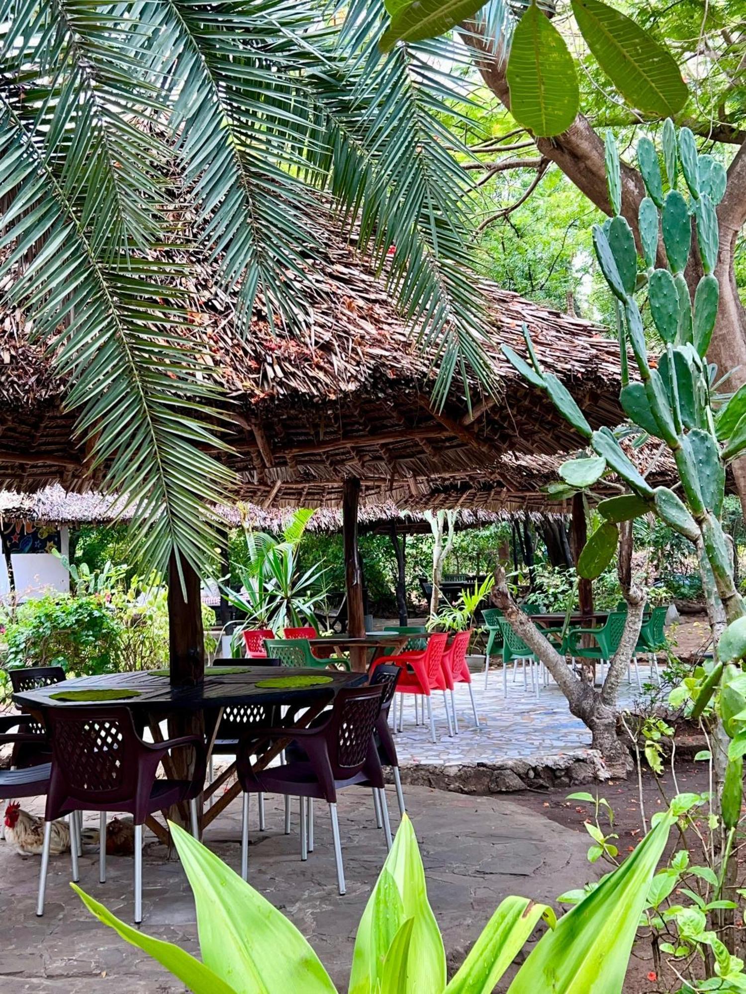 Papillon Garden Bar Villas Bamburi Extérieur photo