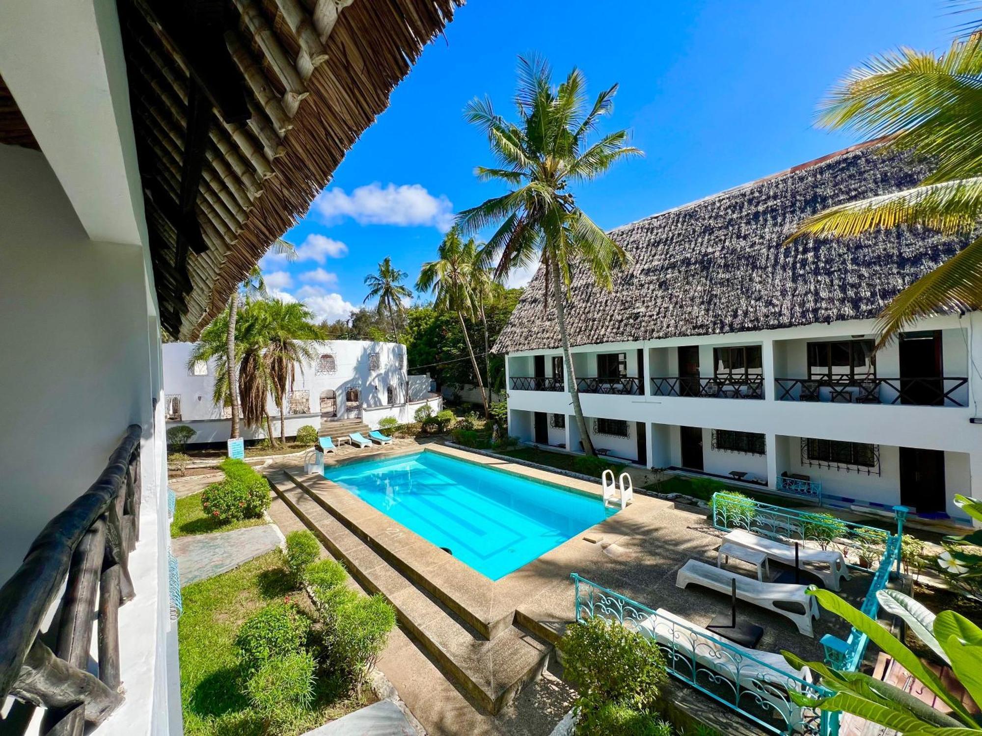 Papillon Garden Bar Villas Bamburi Extérieur photo