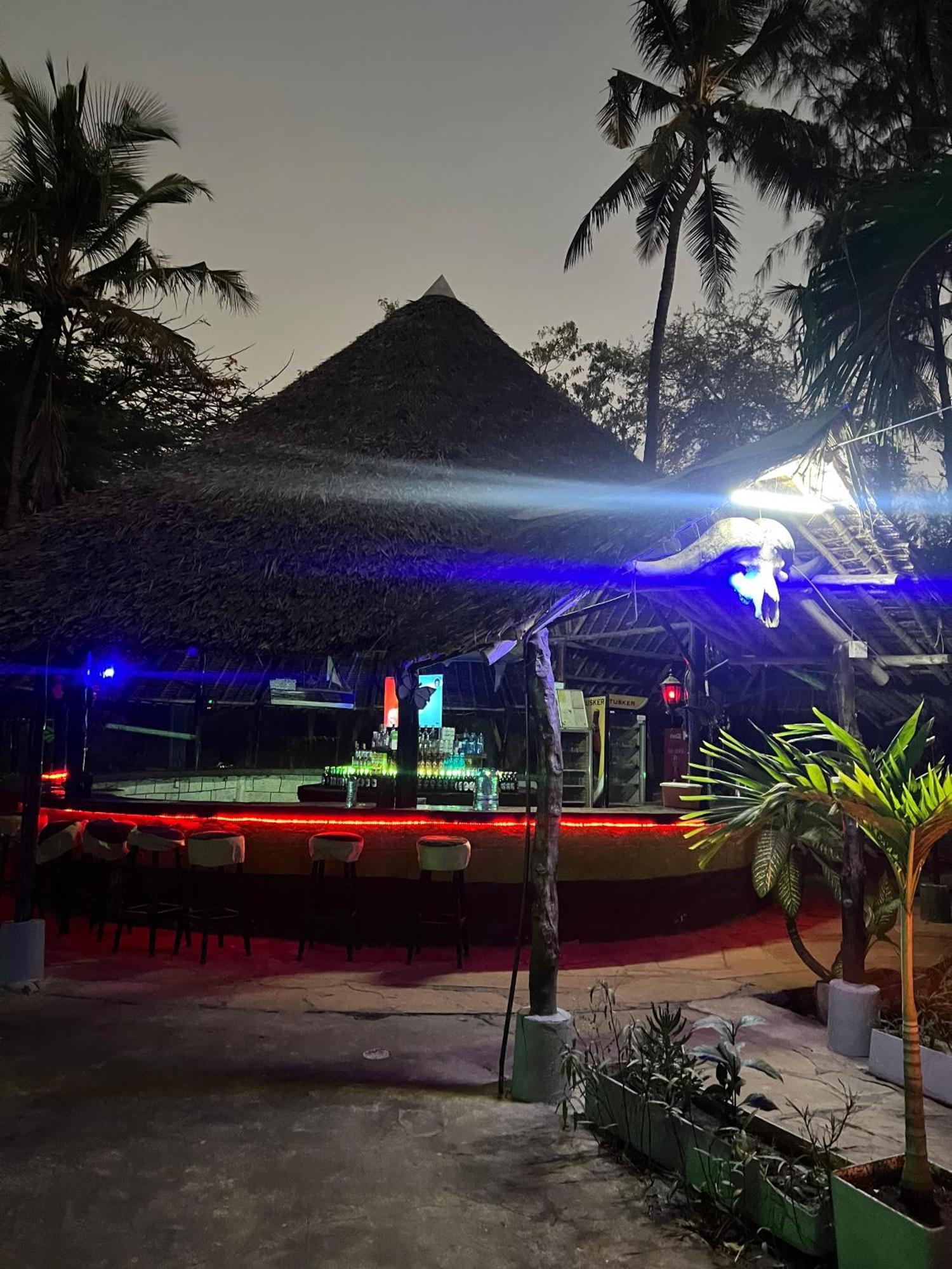 Papillon Garden Bar Villas Bamburi Extérieur photo