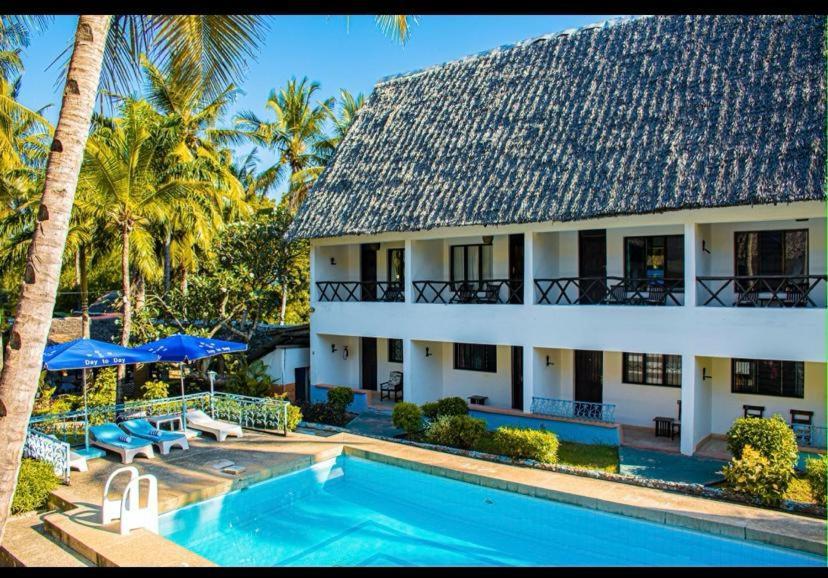 Papillon Garden Bar Villas Bamburi Extérieur photo
